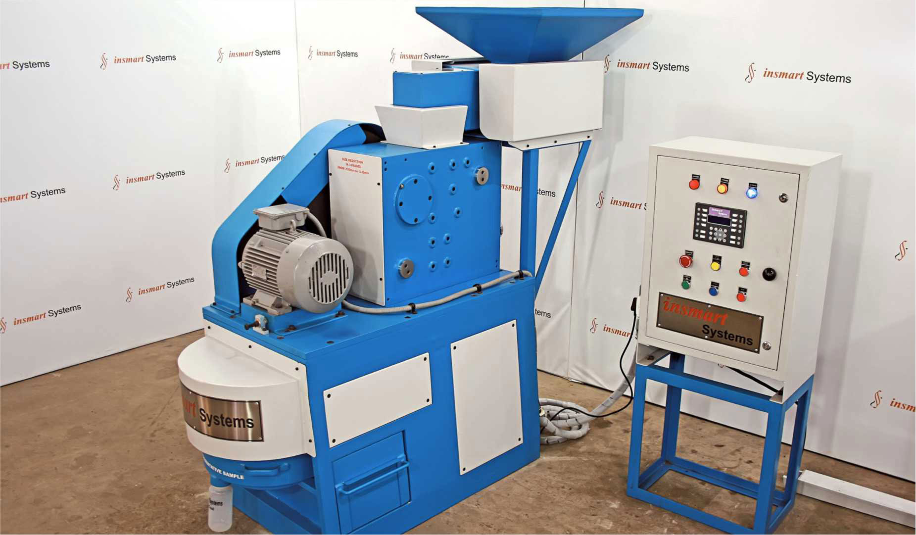 Jaw crusher with in-built sample divider