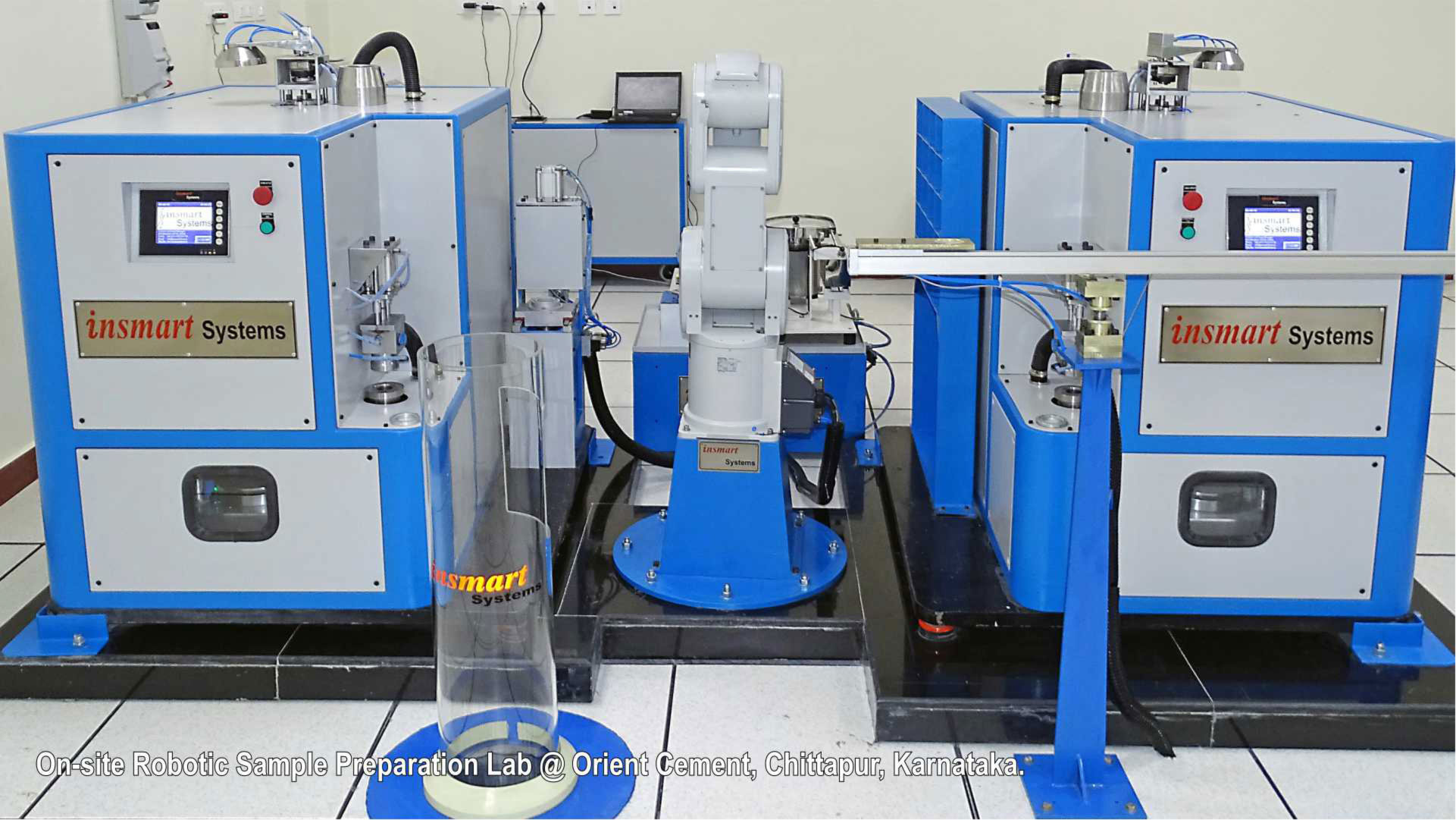 Enclosed robotic sample preparation laboratory with a six-axis robot arm